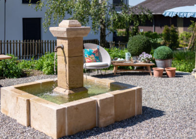 keiserskammer-bedandbreakfast-bettwil-freiamt-garten-brunnen