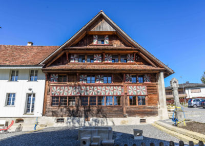 Fassade-kesiserkammer-bettwil-freiamt-bedandbreakfast-zimmer-übernachtungen-baudenkmal-garten